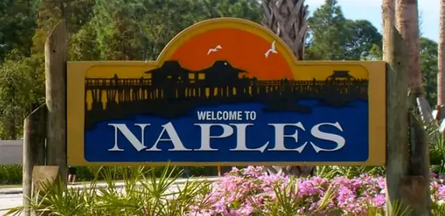 Welcome To Naples Sign, Naples