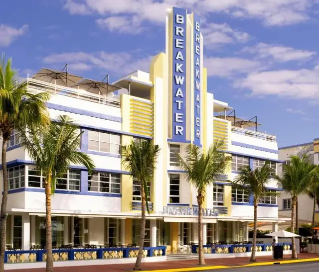 Hotel Breakwater, Miami Beach