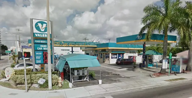 Valero Gas Station, Miami